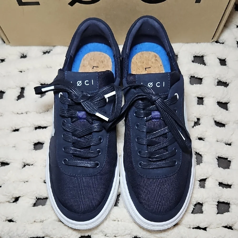 LØCI Fashion Navy Sneakers with Logo